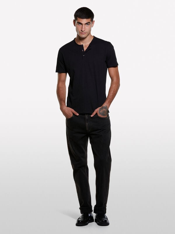 Schwarzes Seraph-T-Shirt Schwarzes Seraph-T-Shirt - kurzärmeliges t-shirt für herren | Sisley