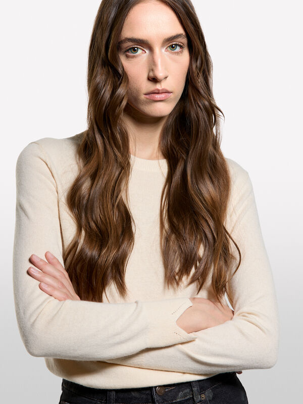 Beigefarbener Pullover mit Rundhalsausschnitt - rundhalspullover für damen | Sisley