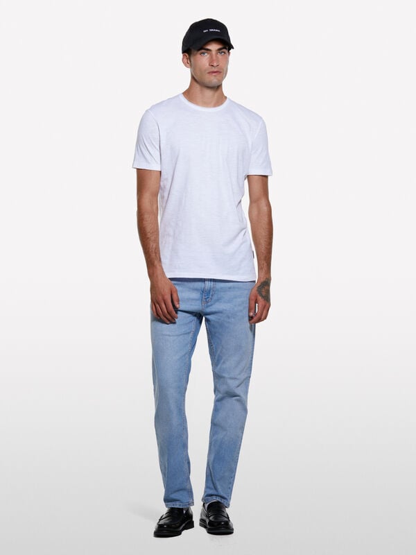 Weißes Slim-Fit-Kurzarm-T-Shirt Weißes Slim-Fit-Kurzarm-T-Shirt - kurzärmeliges t-shirt für herren | Sisley