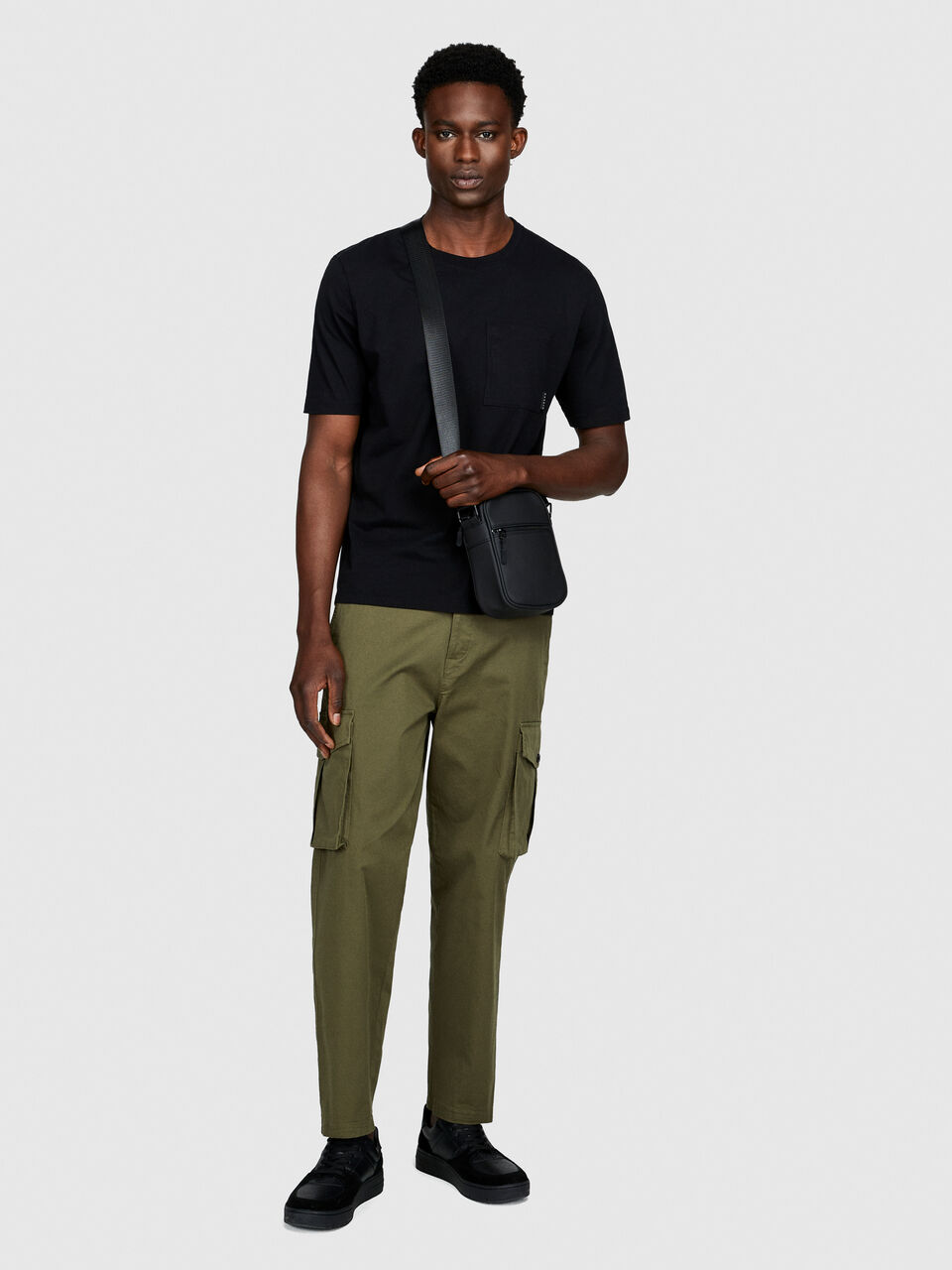 T-Shirt mit Brusttasche Herren image number null