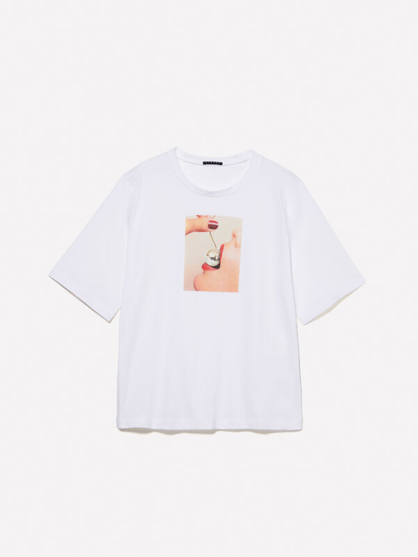 Wei&szlig;es T-Shirt boy fit aus 100% Bio-Baumwolle mit Print - kurz&auml;rmeliges t-shirt f&uuml;r damen | Sisley