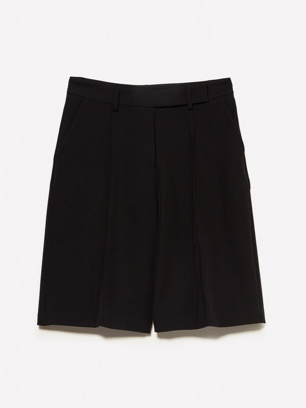 Schwarze Bermudashorts im Relaxed Fit Schwarze Bermudashorts im Relaxed Fit - shorts und kurze hosen für damen | Sisley