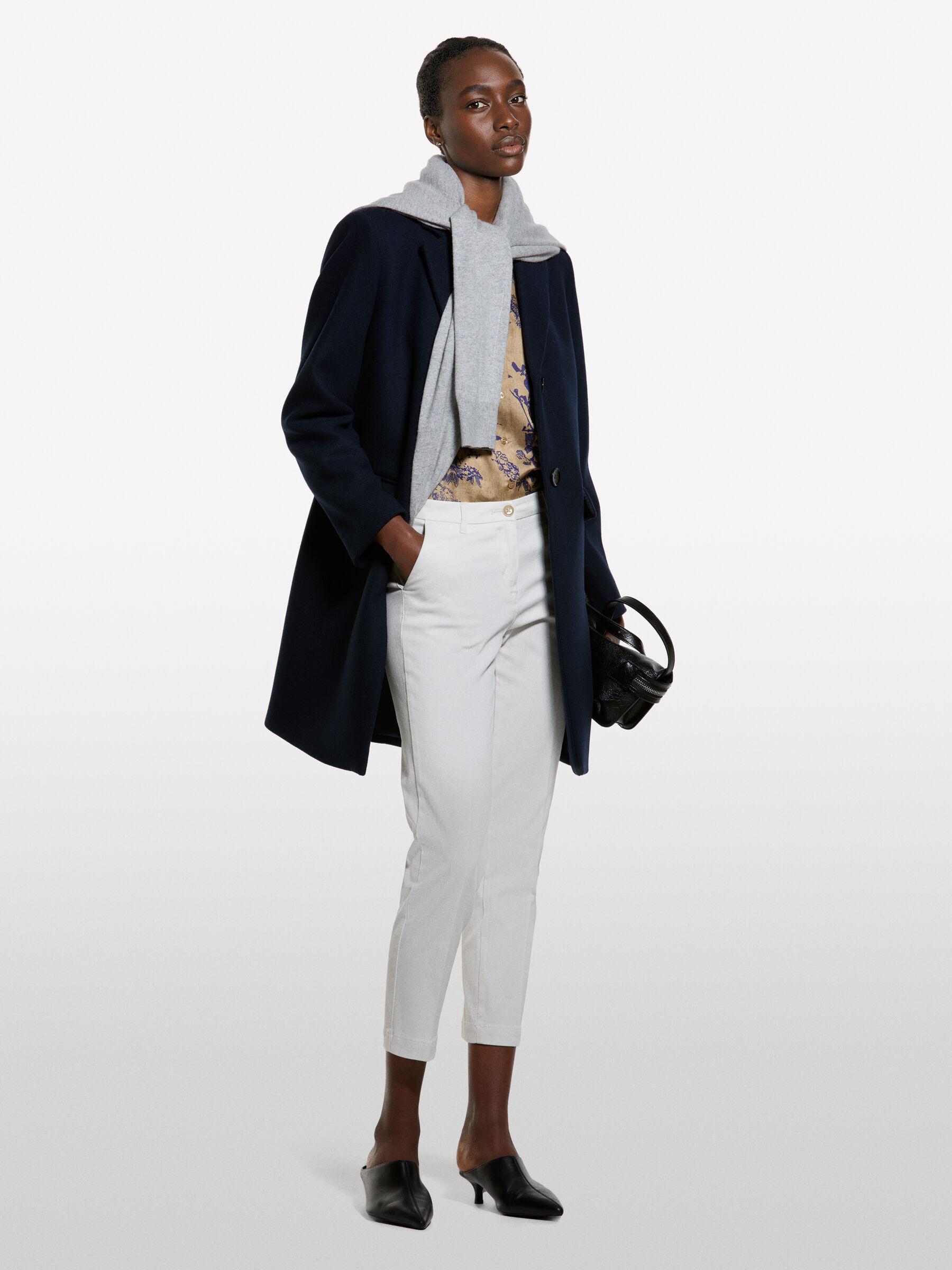 TROUSERS Damen image number null