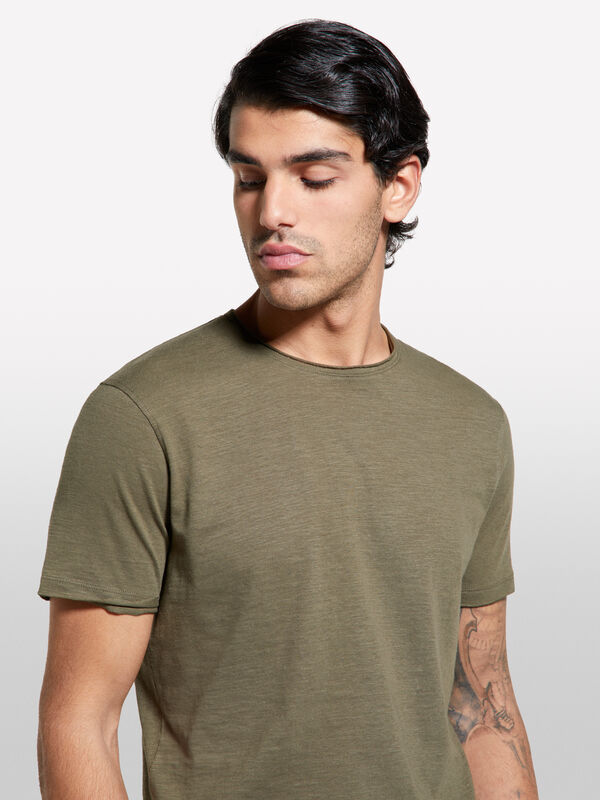 Kurzärmeliges T-Shirt slim fit in Militärgrün - kurzärmeliges t-shirt für herren | Sisley