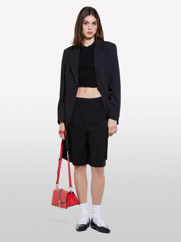 Schwarze Bermudashorts mit großen Taschen - shorts und kurze hosen für damen | Sisley
