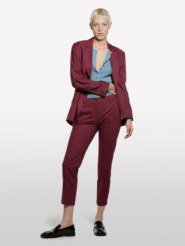 Burgunderrote Slim-Fit-Chinos - slim fit hosen für damen | Sisley