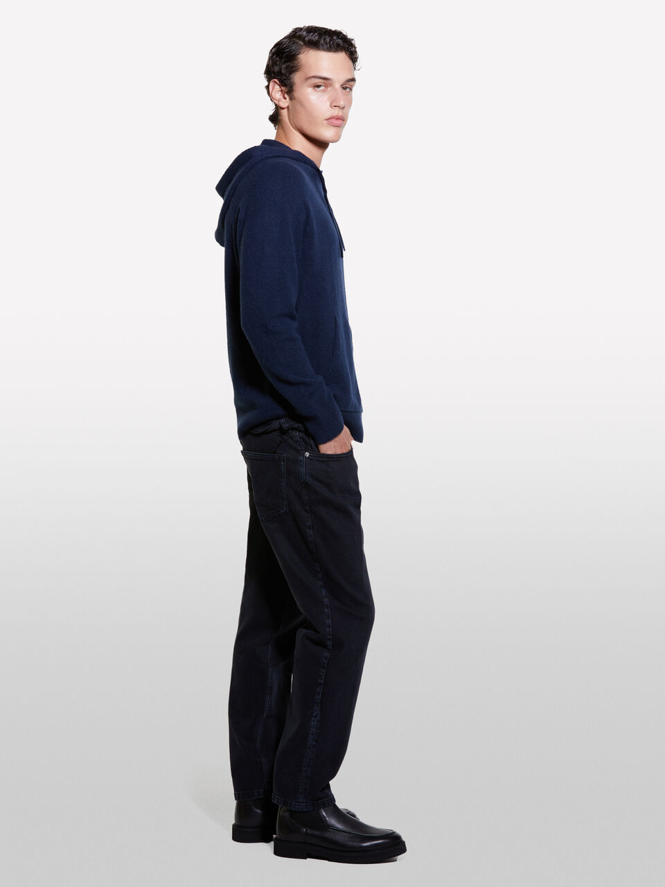 SWEATER W/HOOD Herren image number null