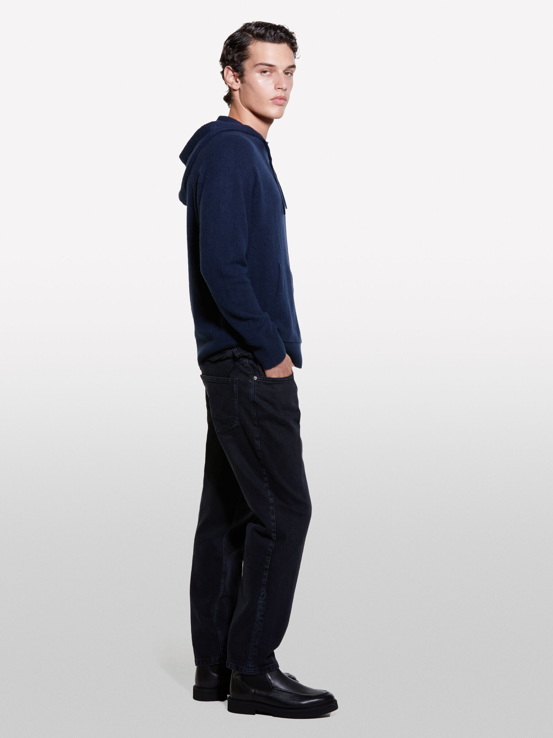 SWEATER W/HOOD Herren image number null