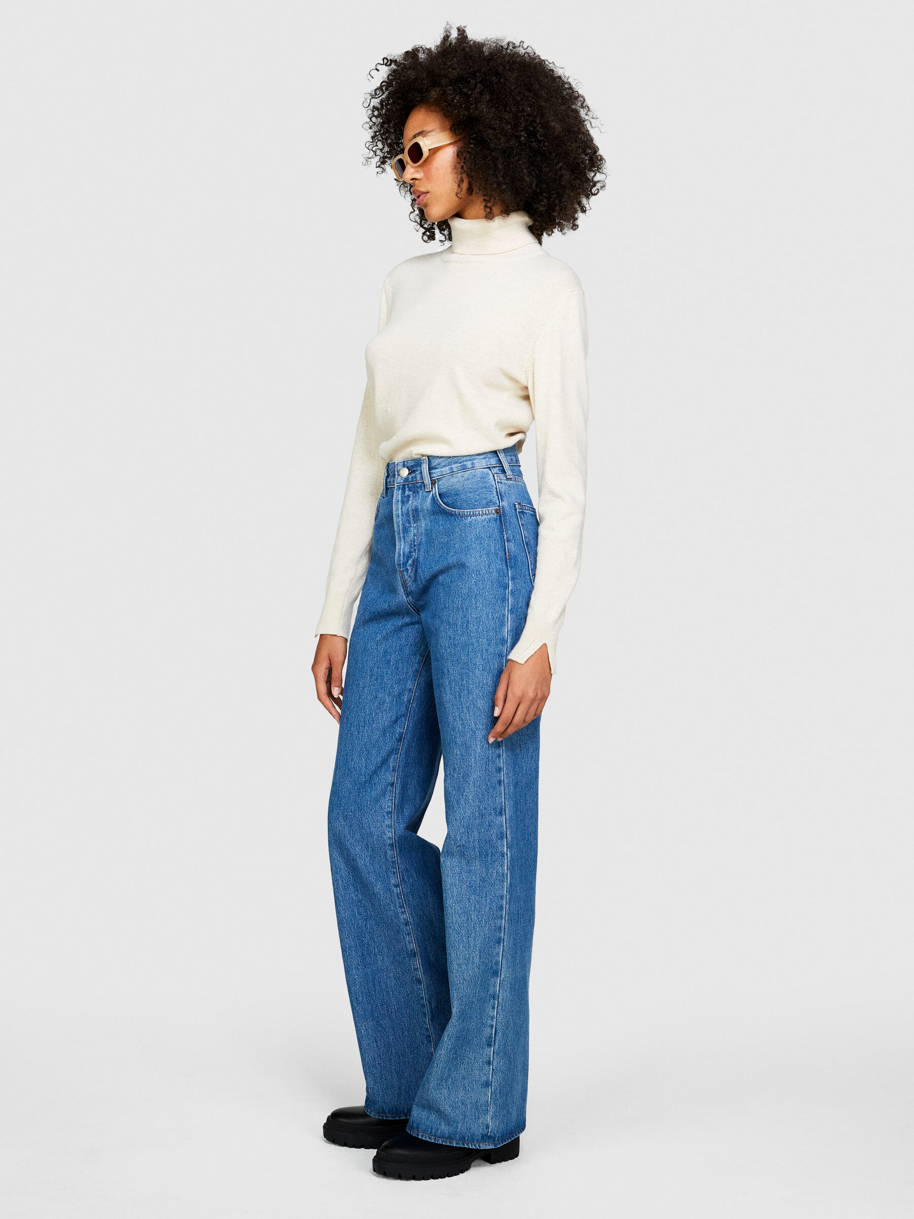 Jeans mit hohem Bund