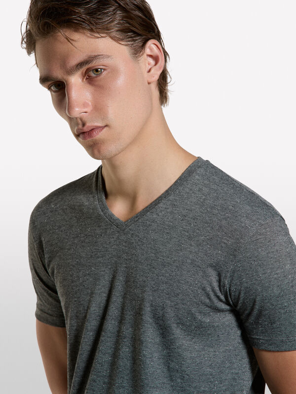 Garngef&auml;rbtes T-Shirt in Dunkelgrau - kurz&auml;rmeliges t-shirt f&uuml;r herren | Sisley