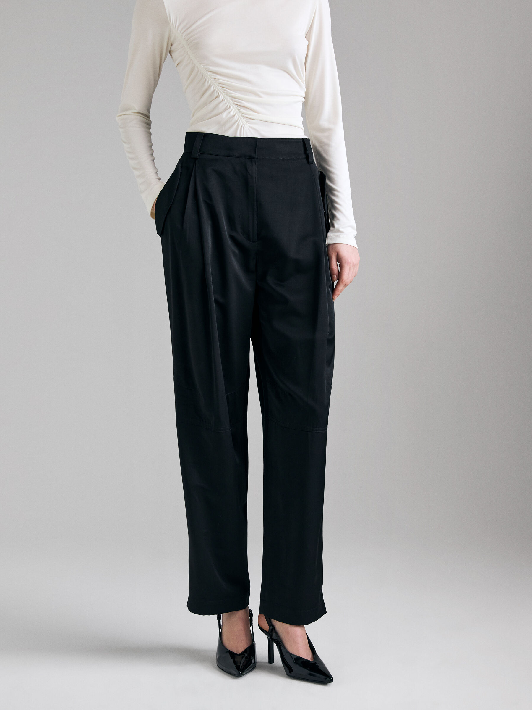 TROUSERS Damen image number null