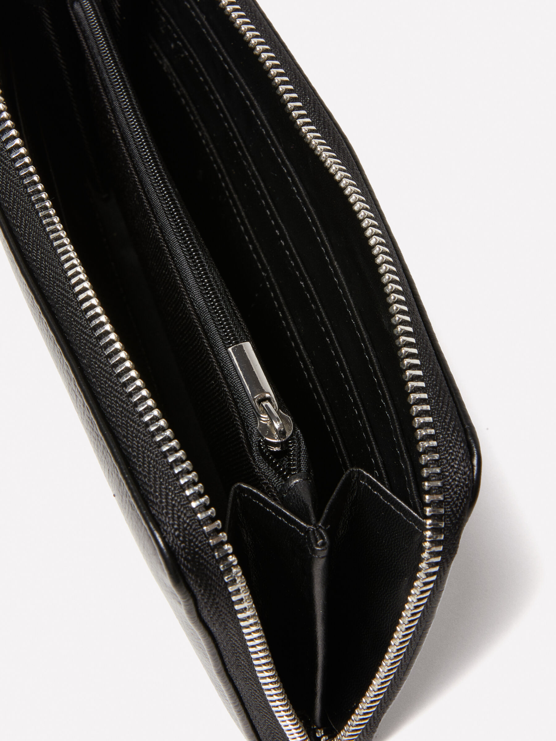Sisley wallet 2025