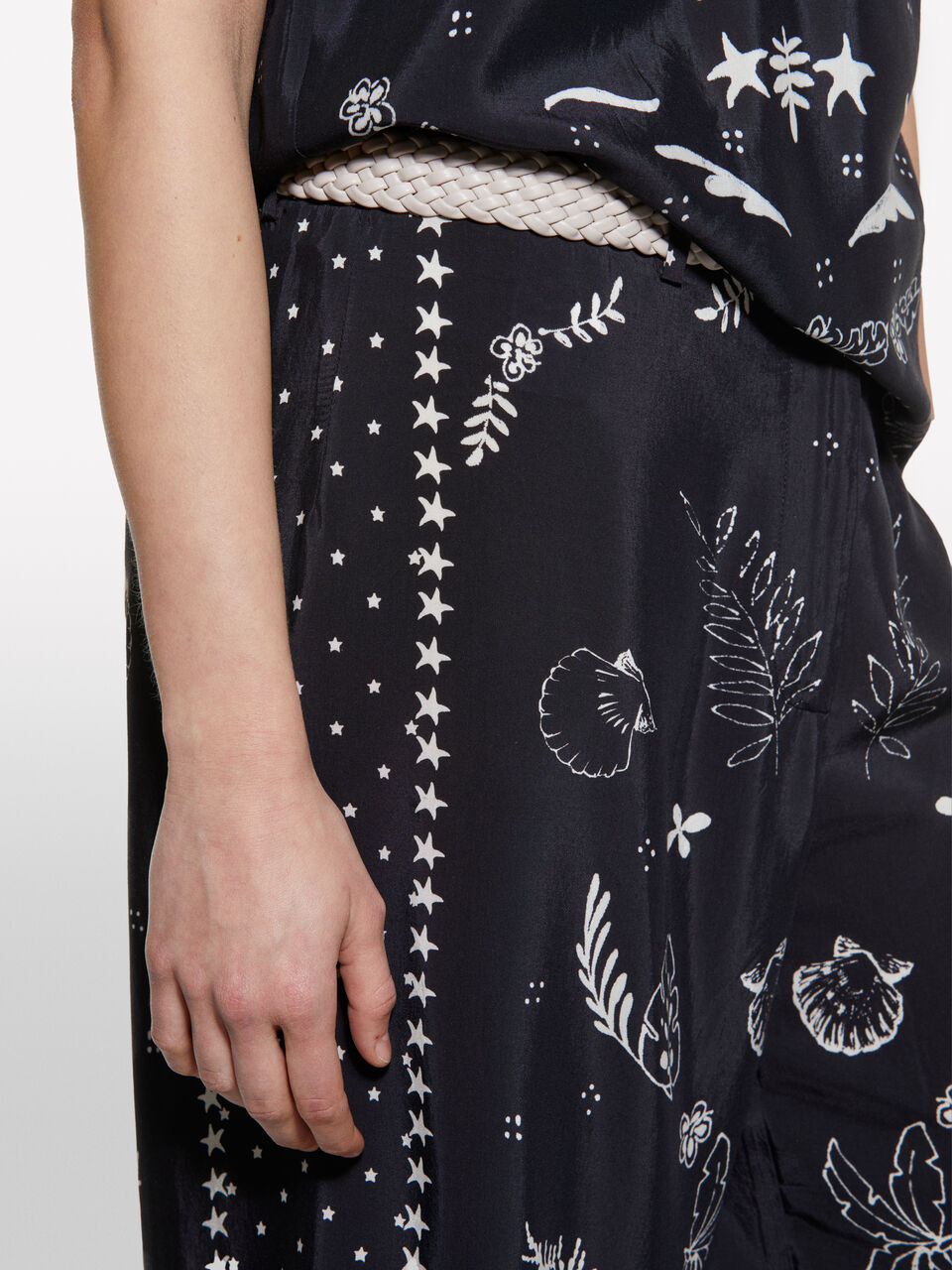 TROUSERS Damen image number null