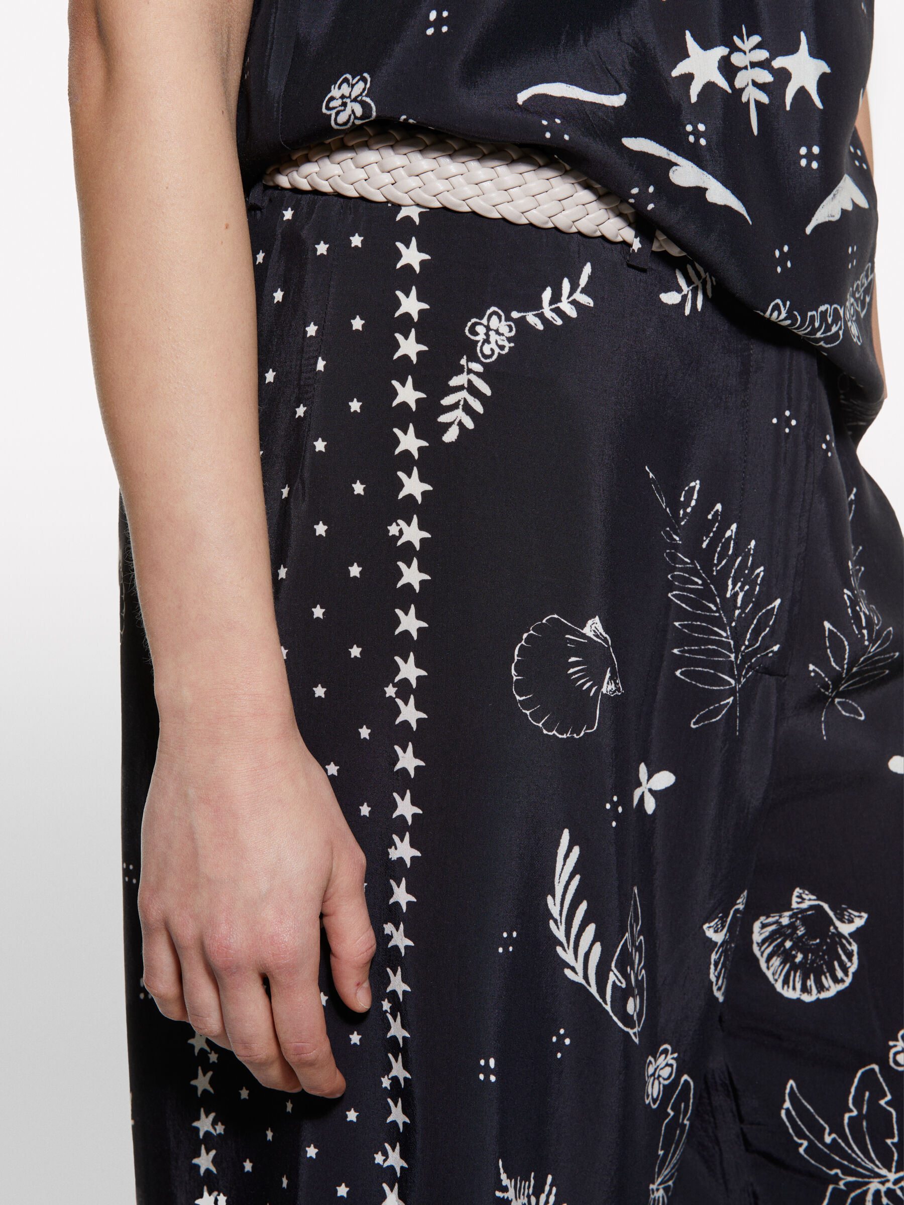 TROUSERS Damen image number null