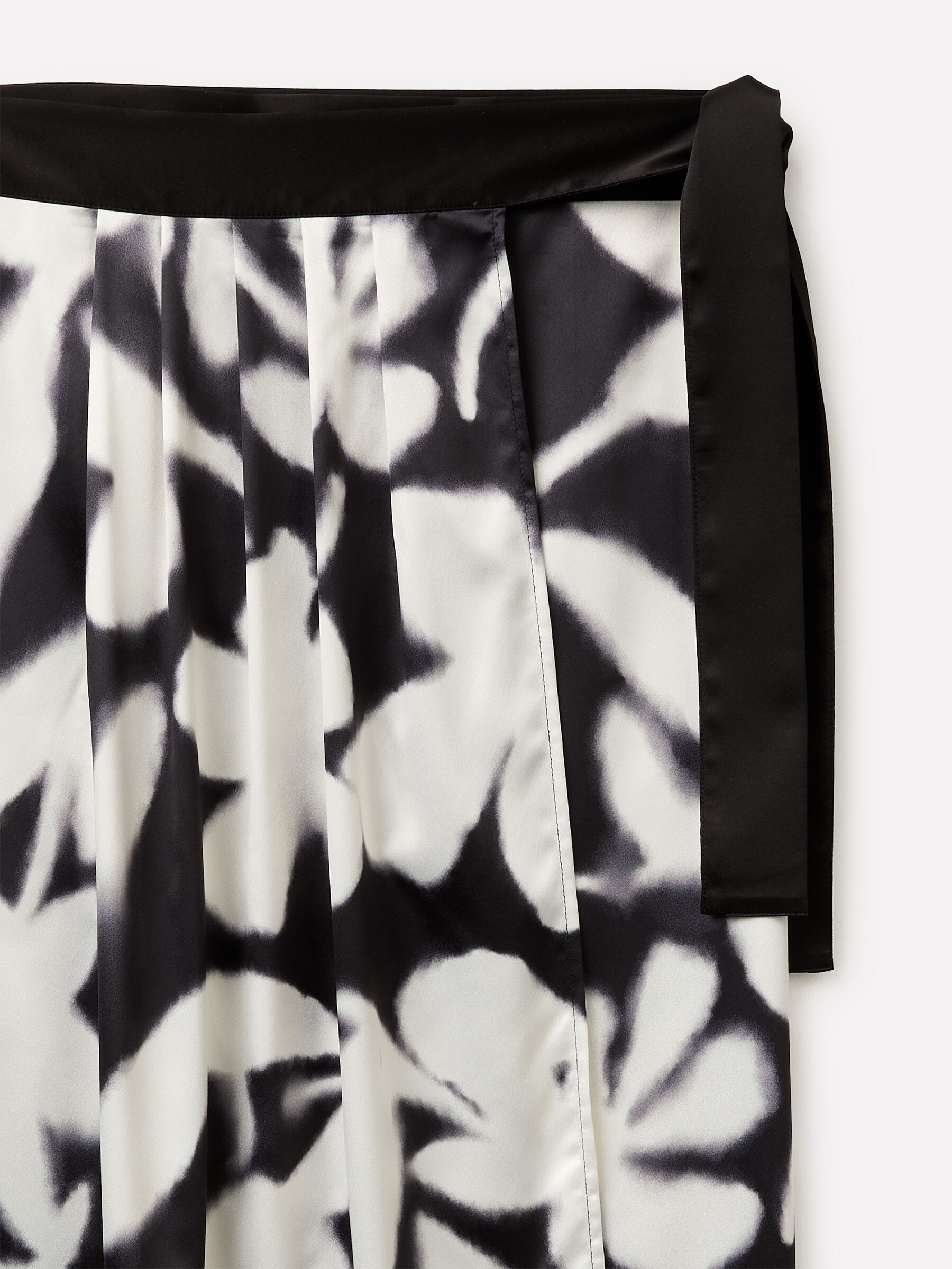 PAREO - SHAWLS Damen image number null