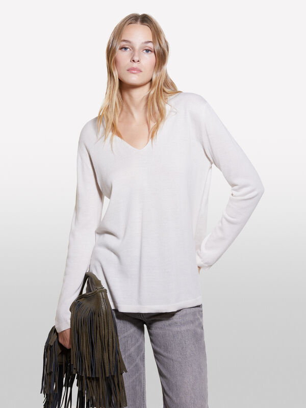 Creme-weißer Pulli in over fit mit tiefem Ausschnitt - pullover v-ausschnitt für damen | Sisley