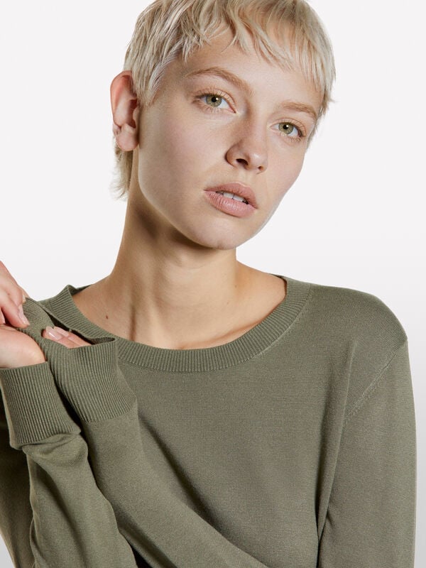 Militärgrüner Pullover mit Rundhalsausschnitt Militärgrüner Pullover mit Rundhalsausschnitt - rundhalspullover für damen | Sisley