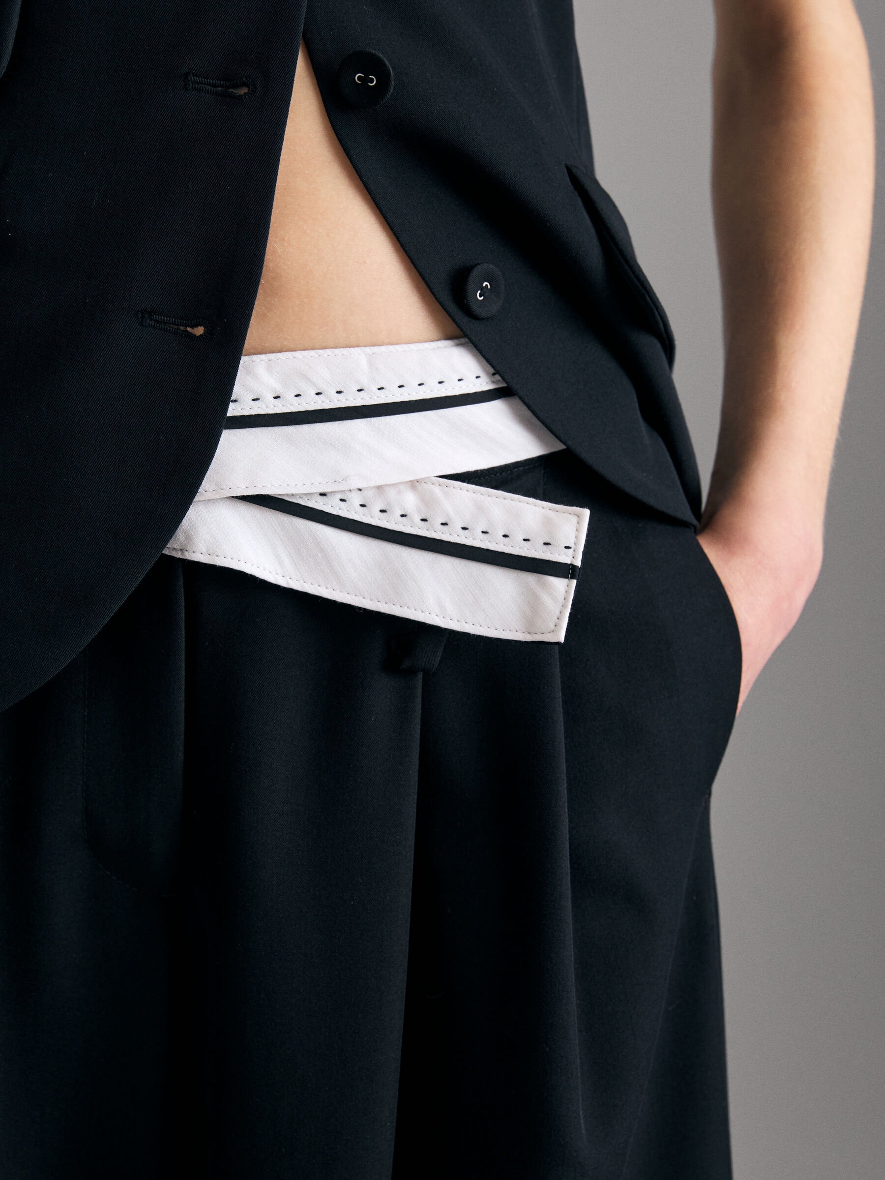 TROUSERS Damen image number null