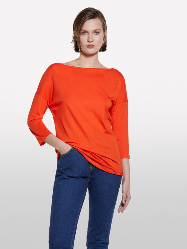 Rotes T-Shirt mit U-Bootausschnitt Rotes T-Shirt mit U-Bootausschnitt - langärmeliges t-shirt für damen | Sisley