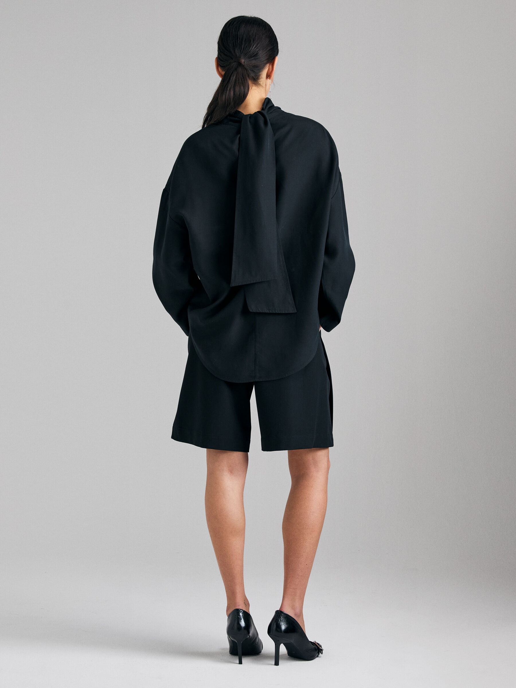 BERMUDA Damen image number null