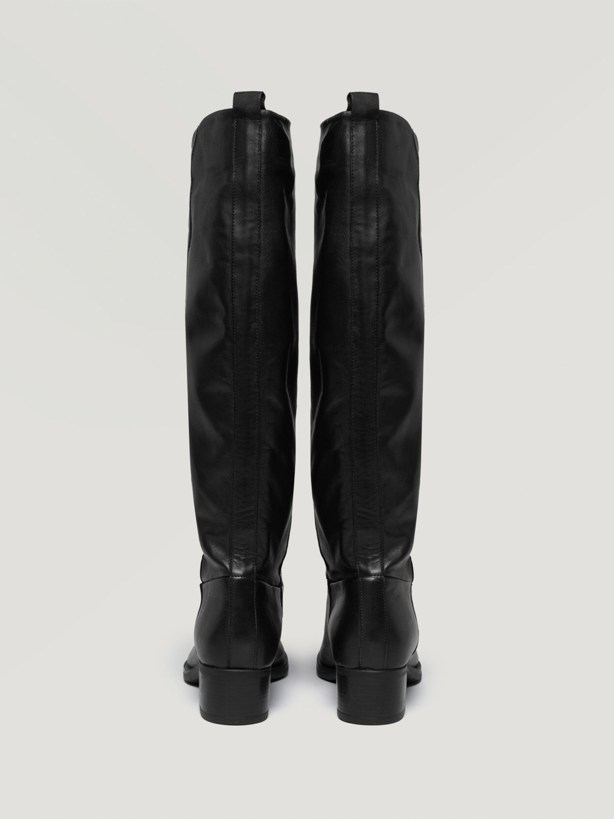Flache Stiefel Aus Leder