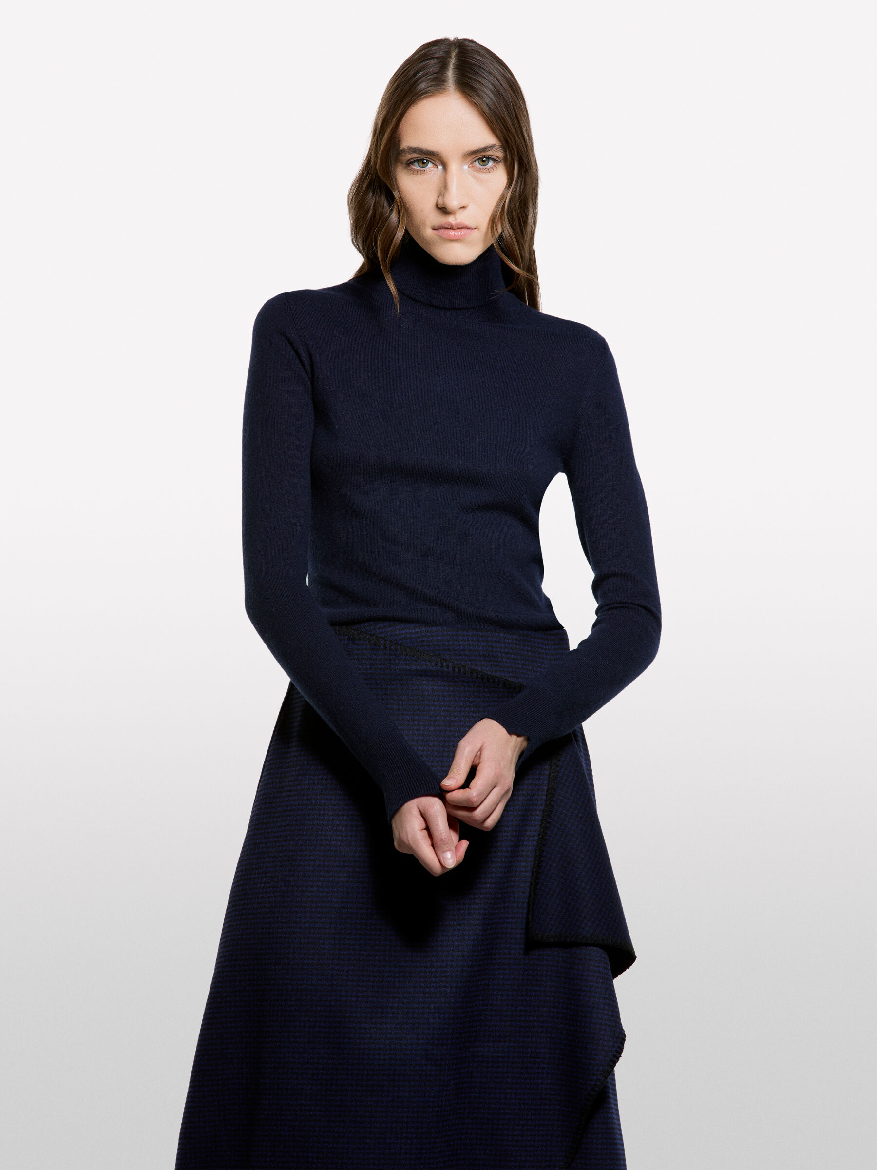 TURTLE NECK SWEATER Damen image number null