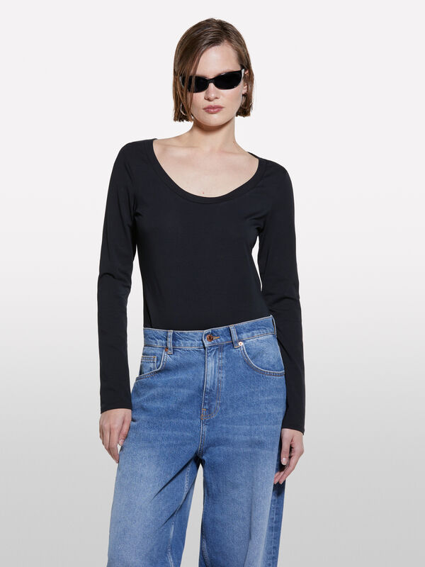 T-Shirt slim fit in Schwarz - langärmeliges t-shirt für damen | Sisley