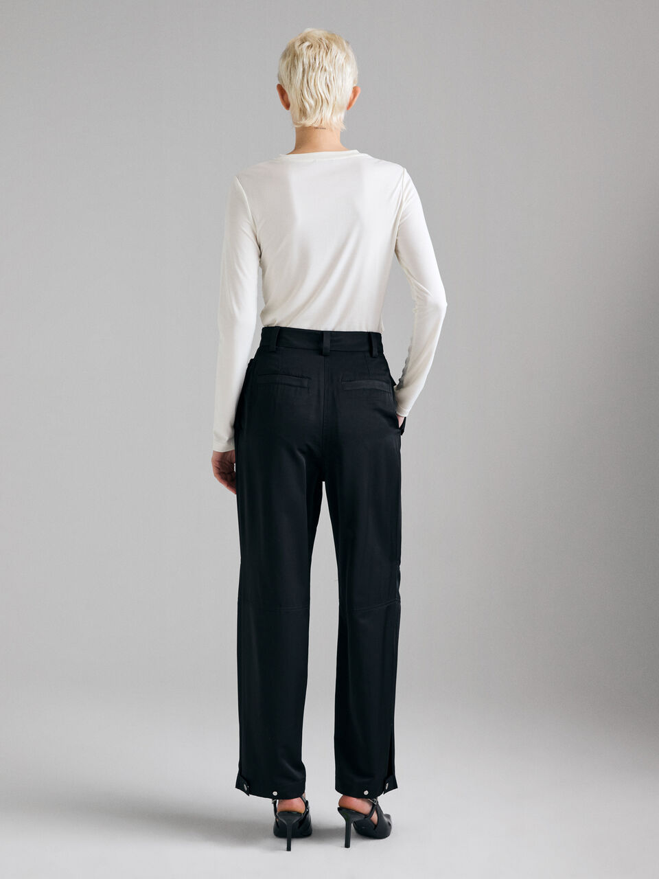 TROUSERS Damen image number null
