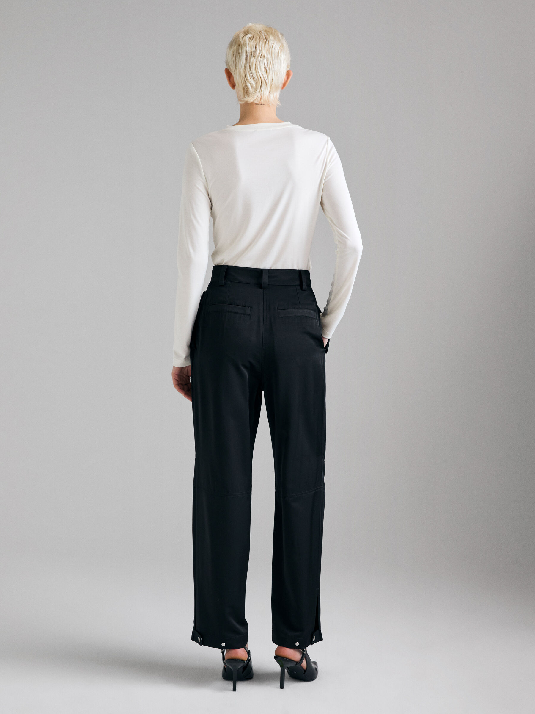 TROUSERS Damen image number null